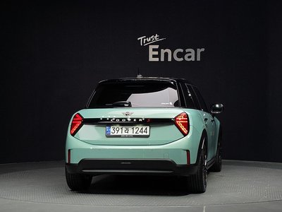 صورة 3 لـ 2025 MINI COOPER
