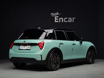 صورة 4 لـ 2025 MINI COOPER