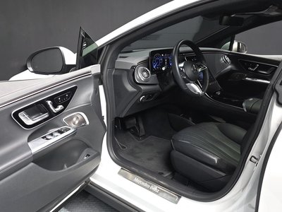 MERCEDES-BENZ EQE - 10