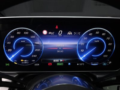 MERCEDES-BENZ EQE - 8