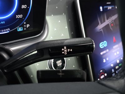 MERCEDES-BENZ EQE - 9