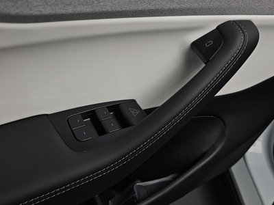 2025 Tesla MODEL Y — миниатюра 29