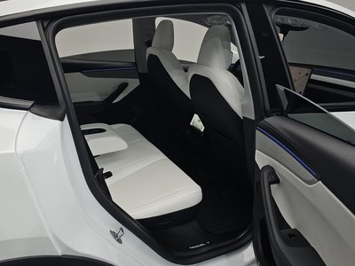 2025 Tesla MODEL Y — миниатюра 18