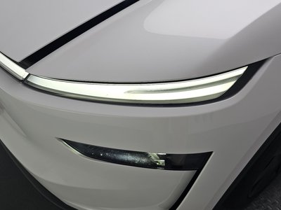 2025 Tesla MODEL Y — фото 9