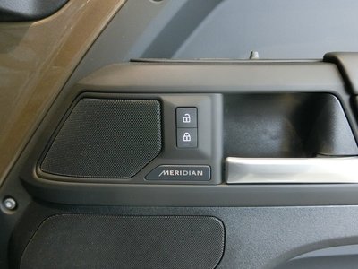 2025 LAND Rover DEFENDER 缩略图 79