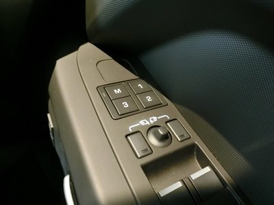 2025 LAND Rover DEFENDER 缩略图 88