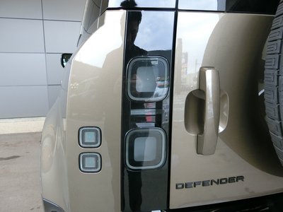 2025 LAND Rover DEFENDER 缩略图 21