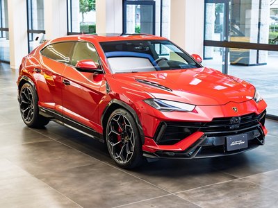 LAMBORGHINI URUS - 1