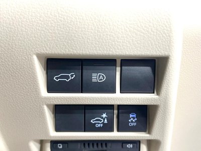 2023 Toyota LAND CRUISER 300 — миниатюра 54