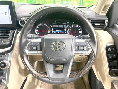 2023 Toyota LAND CRUISER 300 — миниатюра 16