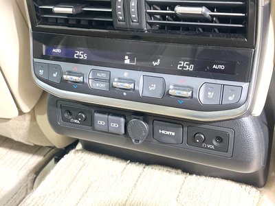 2023 Toyota LAND CRUISER 300 — миниатюра 48