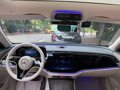 2025 Mercedes-BENZ E-CLASS photo 8