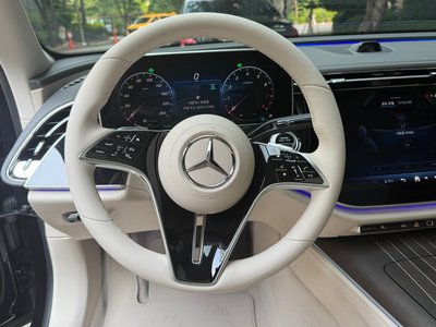 2025 Mercedes-BENZ E-CLASS photo 10