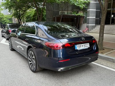 2025 Mercedes-BENZ E-CLASS photo 6