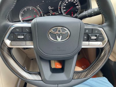 TOYOTA LAND CRUISER 300 - 5