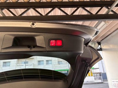 MERCEDES-BENZ EQA - 8