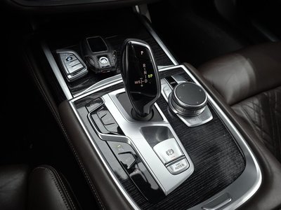 BMW 7 SERIES - 9