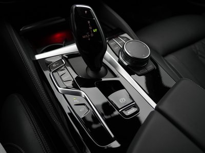 صورة مصغرة 15 لـ 2023 BMW 5 SERIES