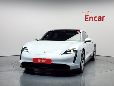 PORSCHE TAYCAN - 2