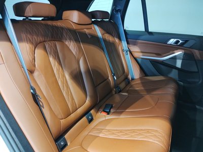 2025 BMW X5 — миниатюра 32