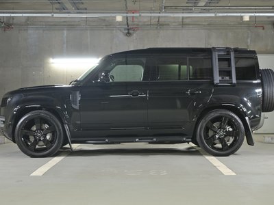 LAND ROVER DEFENDER - 9