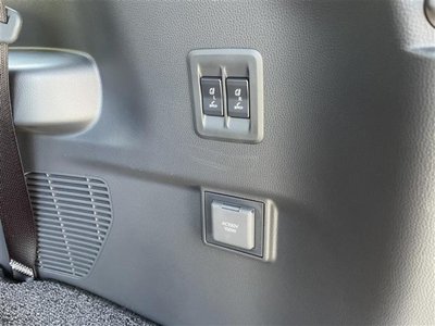 2025 Lexus GX — миниатюра 24