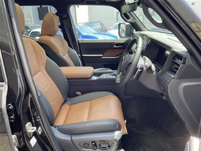 2025 Lexus GX — миниатюра 15