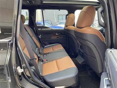 2025 Lexus GX — миниатюра 16