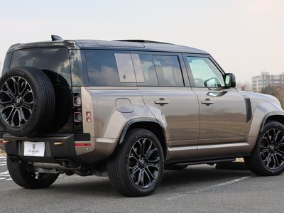 LAND ROVER DEFENDER - 6