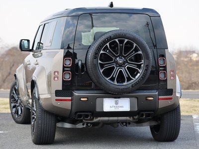 LAND ROVER DEFENDER - 2