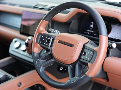 LAND ROVER DEFENDER - 3