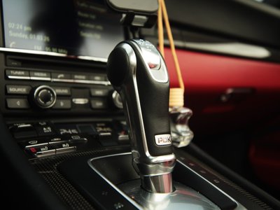 PORSCHE 911 - 9
