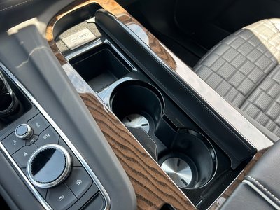 صورة مصغرة 38 لـ 2025 Cadillac ESCALADE