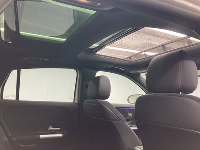 MERCEDES-BENZ GLA - 2