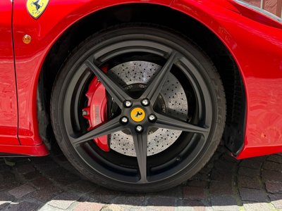 FERRARI 458 ITALIA - 6