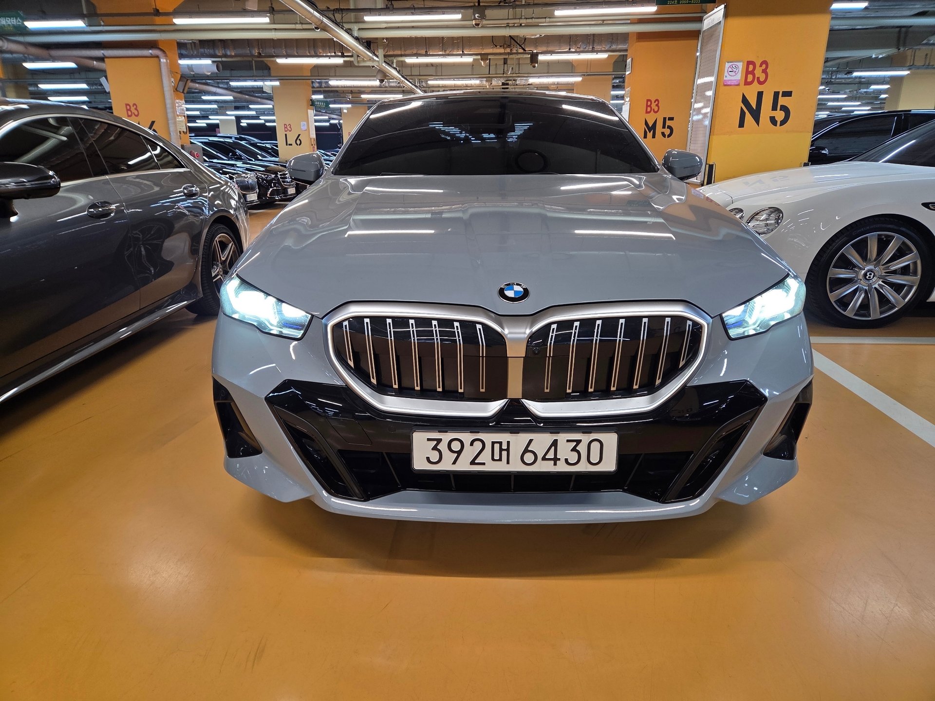 BMW 5 SERIES - View 1