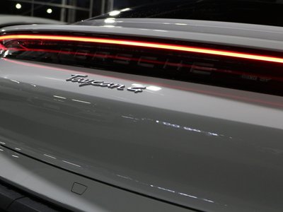 PORSCHE TAYCAN - 7