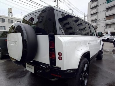 LAND ROVER DEFENDER - 9