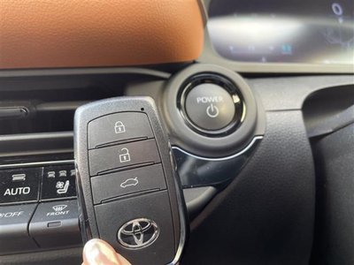 TOYOTA CROWN CROSSOVER - 7