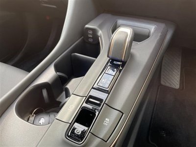 TOYOTA CROWN CROSSOVER - 10