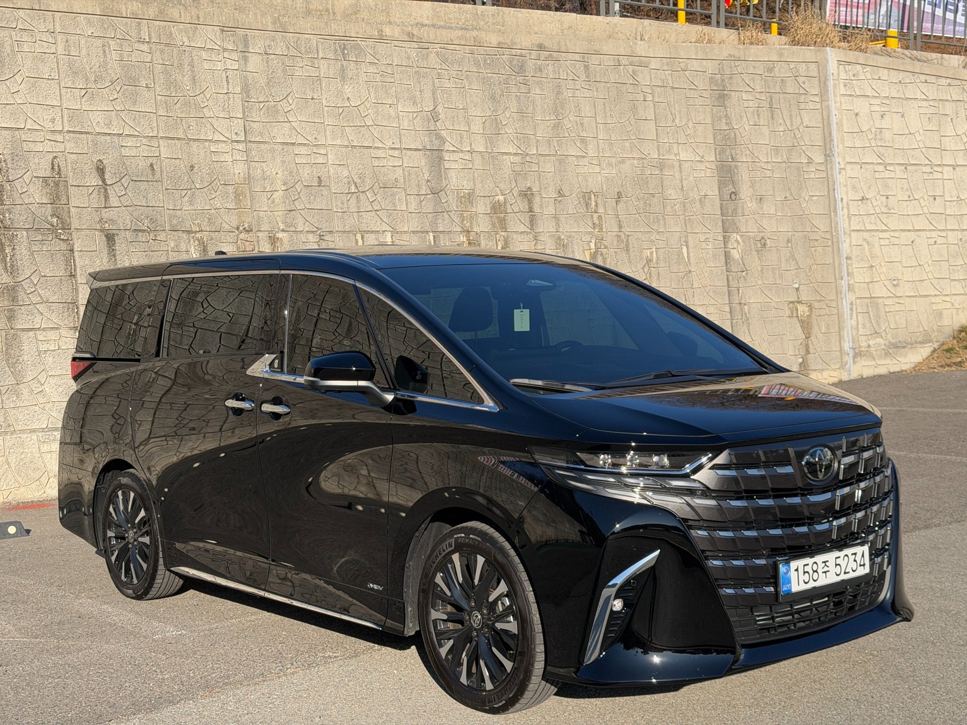 TOYOTA ALPHARD - View 1