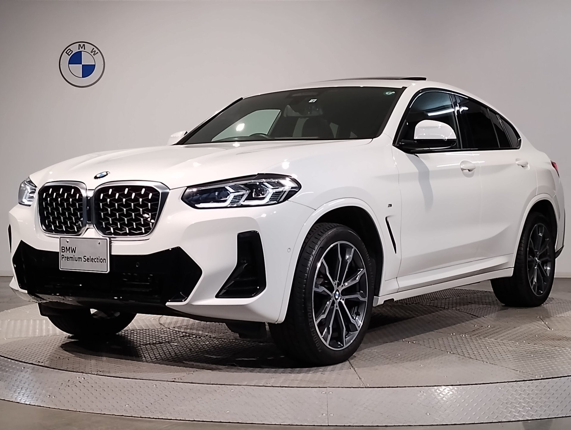 BMW X4 - View 1