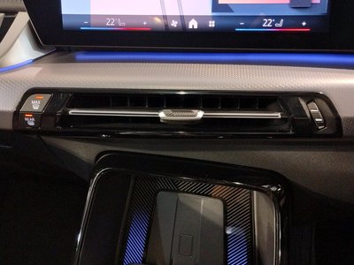 2025 BMW X1 — миниатюра 51