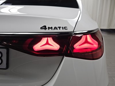 MERCEDES-BENZ E-CLASS - 10