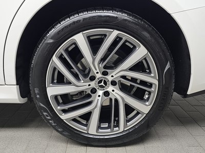 MERCEDES-BENZ E-CLASS - 8
