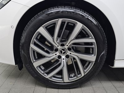 MERCEDES-BENZ E-CLASS - 6