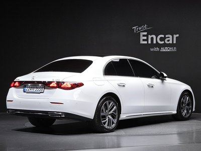 MERCEDES-BENZ E-CLASS - 4