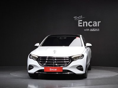 MERCEDES-BENZ E-CLASS - 2
