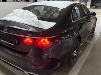 MERCEDES-BENZ E-CLASS - 2