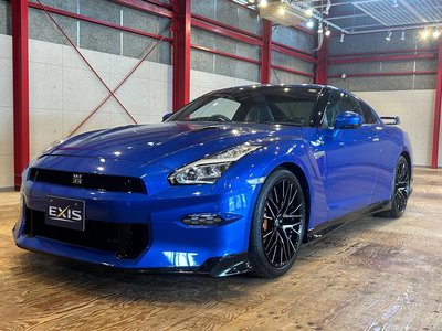 NISSAN GT-R - 1